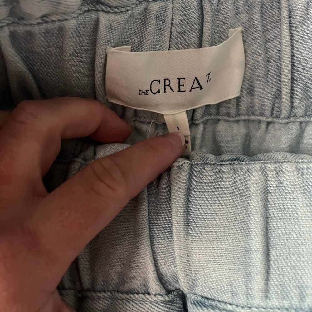 The GREAT The Midland frayed floral denim shorts - Picture 8 of 8